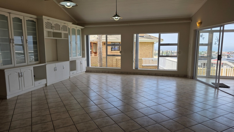 3 Bedroom Property for Sale in Menkenkop Western Cape